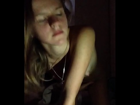 ❤️ En tjej onanerar och kommer Porno at sv.pornfuror.ru ❌
